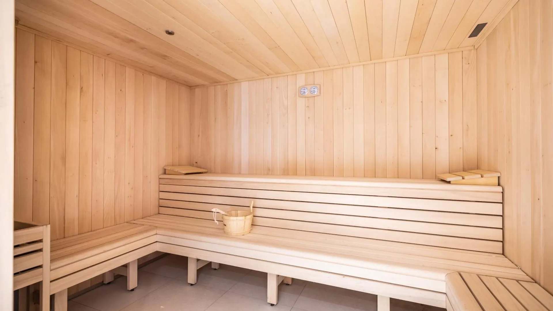 Snoroc By Daddy Pool- Terresens Hotel La Plagne