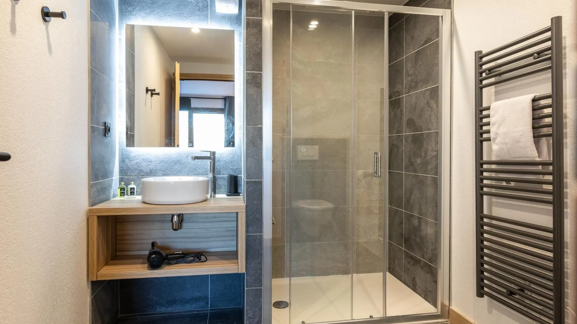 Snoroc By Daddy Pool- Terresens Hotel La Plagne