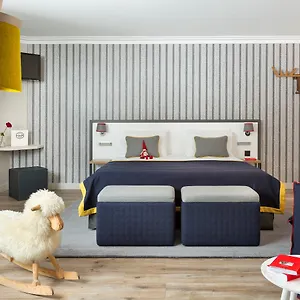 4* Hotel Araucaria &